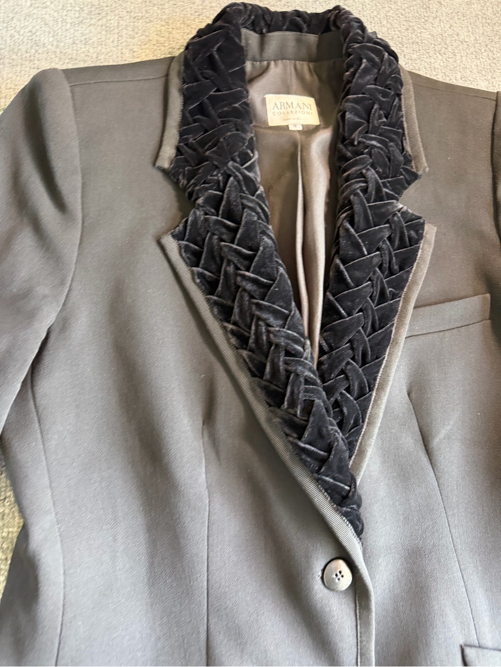Armani Collezioni Women's 12 Black Velvet Lapel Virgin Wool Lined Blazer Jacket - Picture 12 of 16
